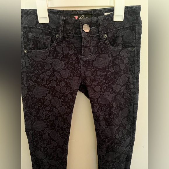 Guess Jeans - Picture 2 of 5